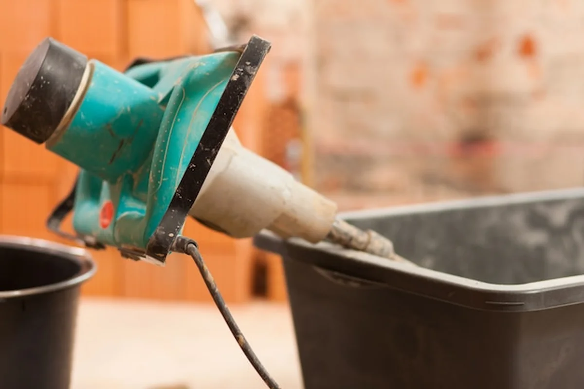 Mikser ręczny do mieszania betonu