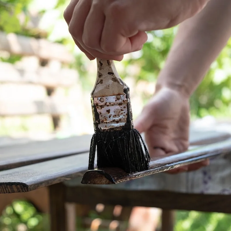 Czym pomalować meble ogrodowe? Porady dotyczące renowacji