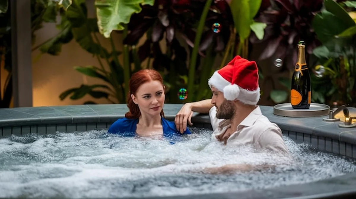 Mężczyzna i kobieta w gorącej wannie jacuzzi