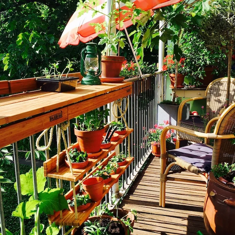 Przechowywanie na balkonie – jak zorganizować przestrzeń?