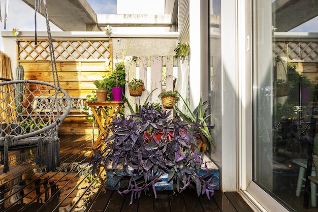 Aranżacje balkonowe – jak urządzić balkon z inspiracją?