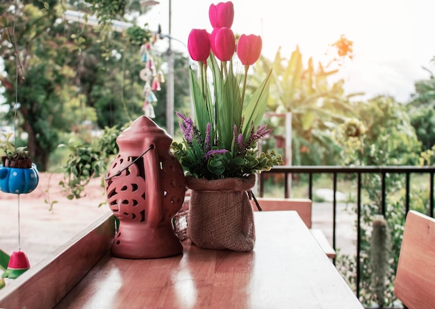 Jak przygotować balkon na wiosnę? Urządź go z pomysłem