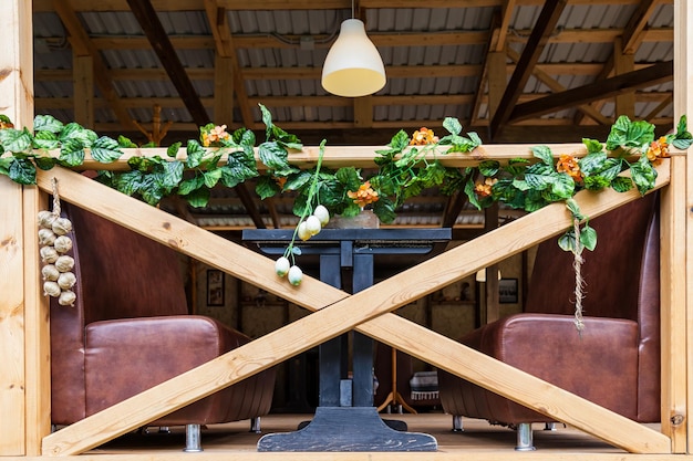 Bar ogrodowy – pomysły na meble do Twojego ogrodu