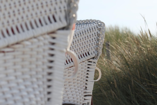 Leżaki technorattan – idealne leżaki ogrodowe na lato